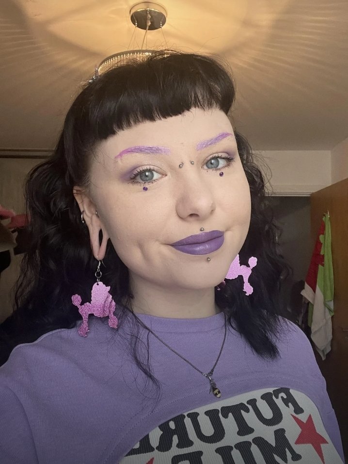 Questa femminuccia goth di internet vuole davvero essere ricattata 17