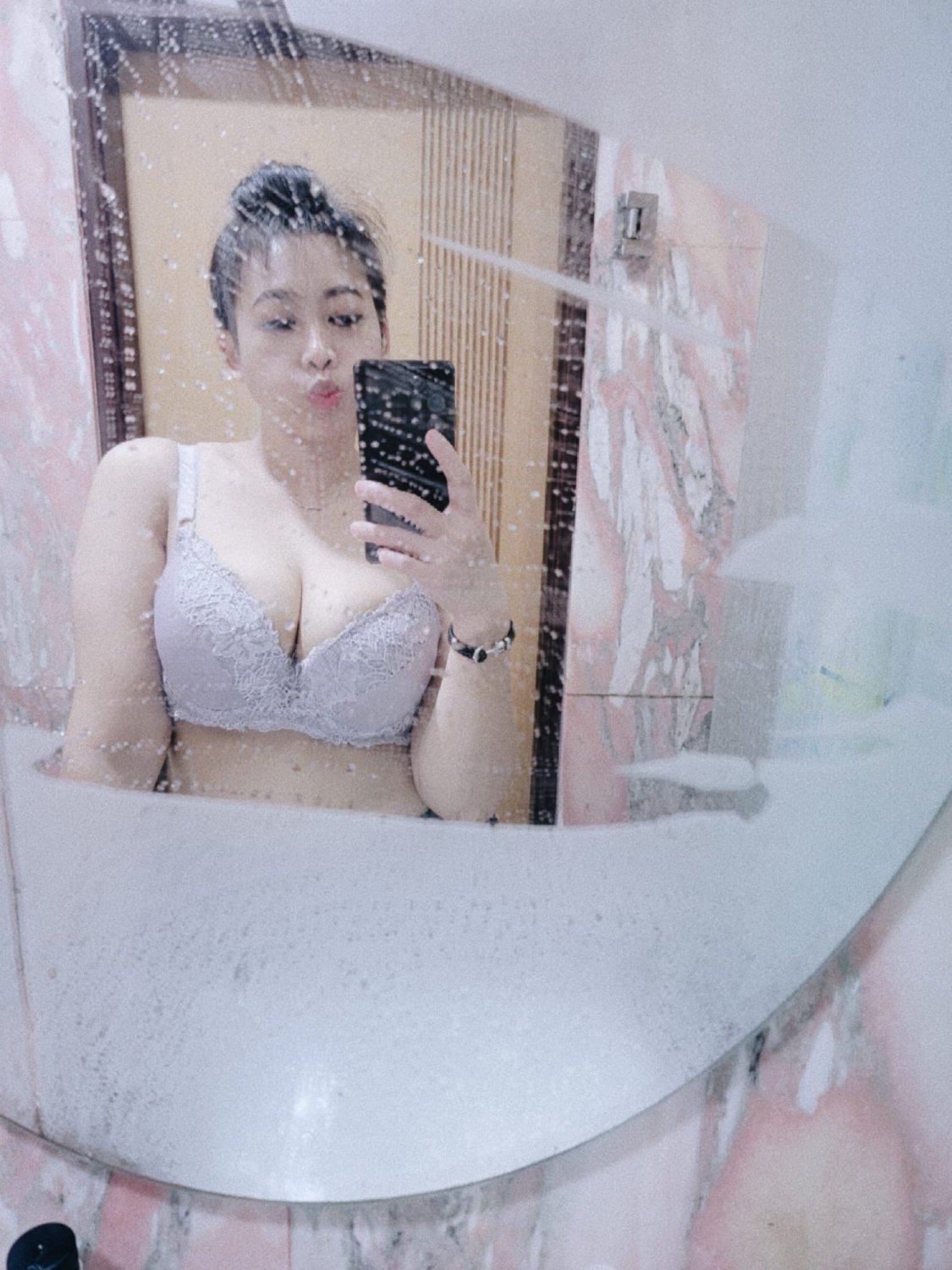 Fucked an Indonesian Migrant maid so much that she forgot Indonesian 11