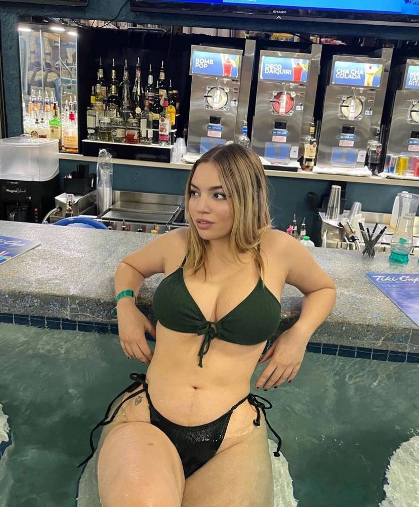 Latina migrant big tits 15