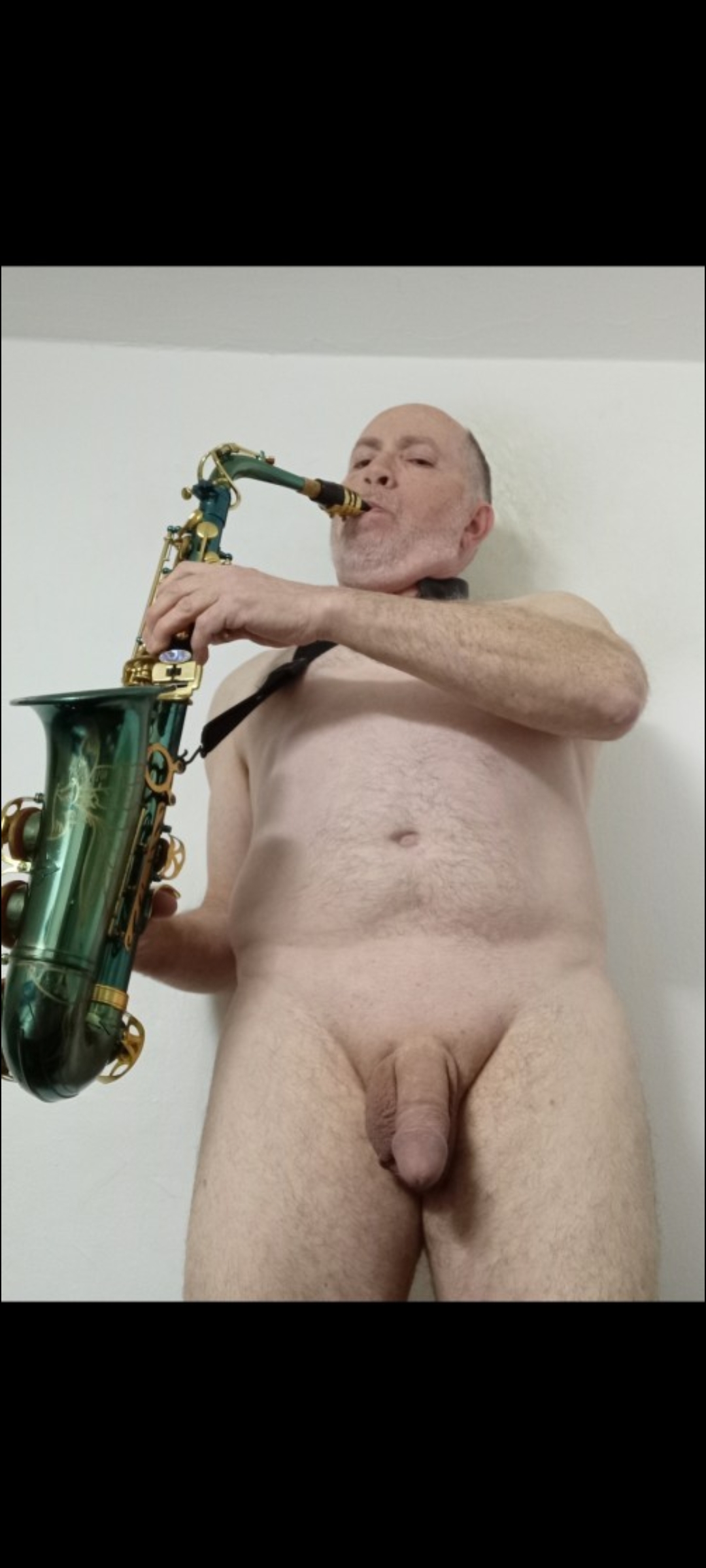 Look at me; I'm NAKED! 13