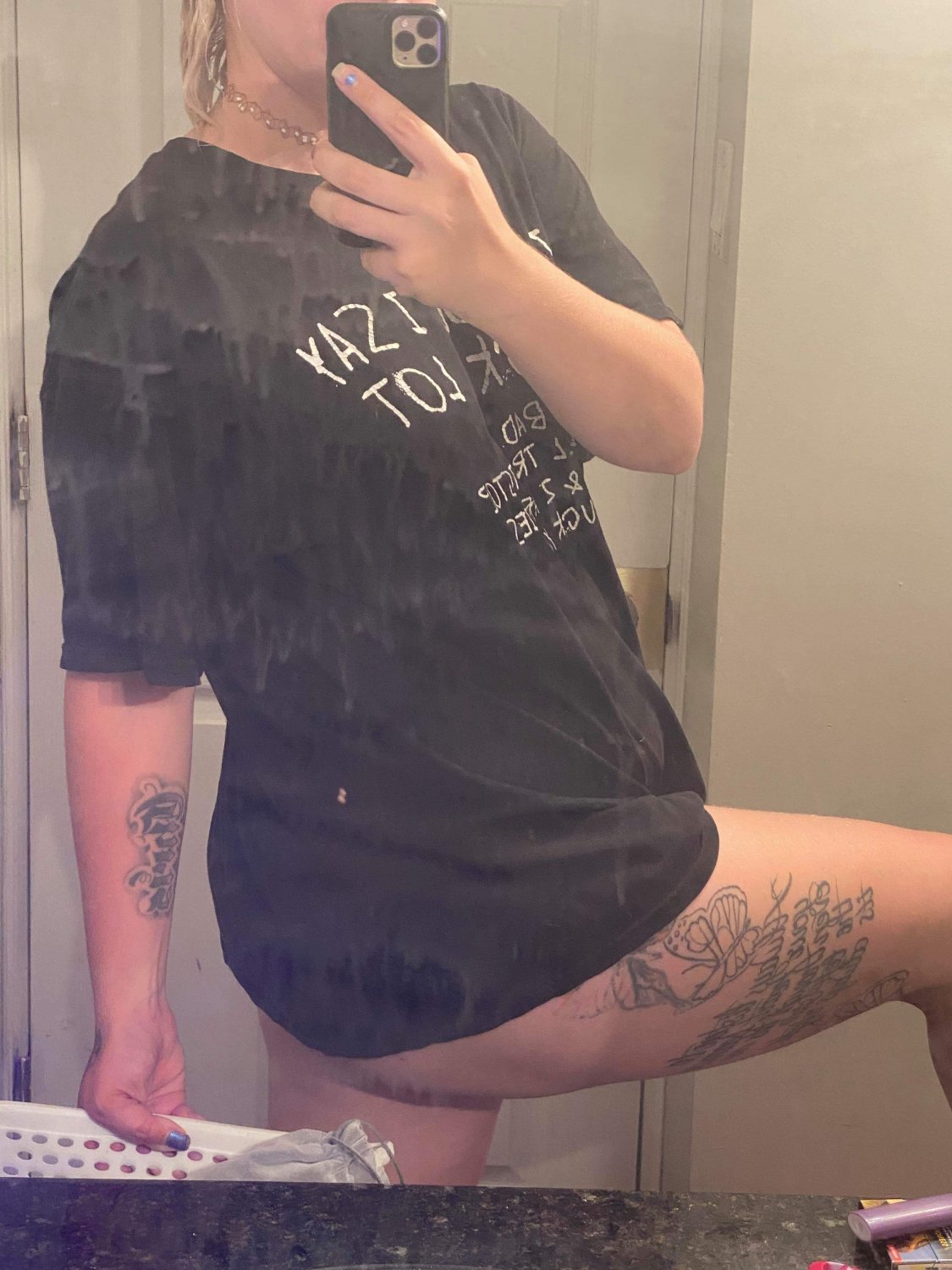 Mature Babe Invites You for Pleasure 14