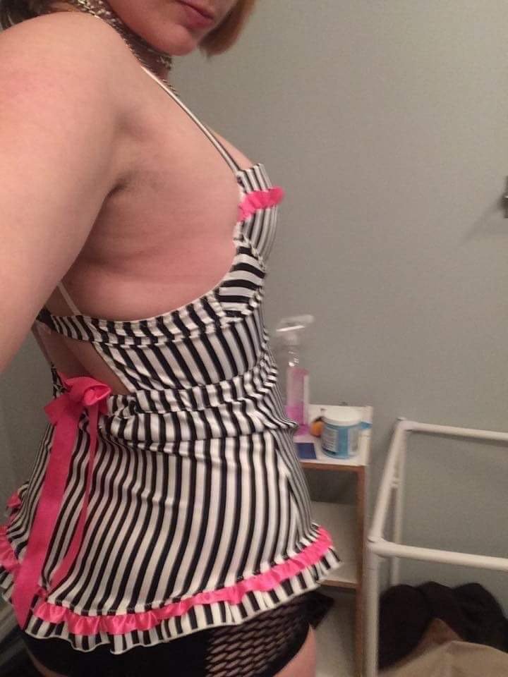 Mature Babe Invites You for Pleasure 22