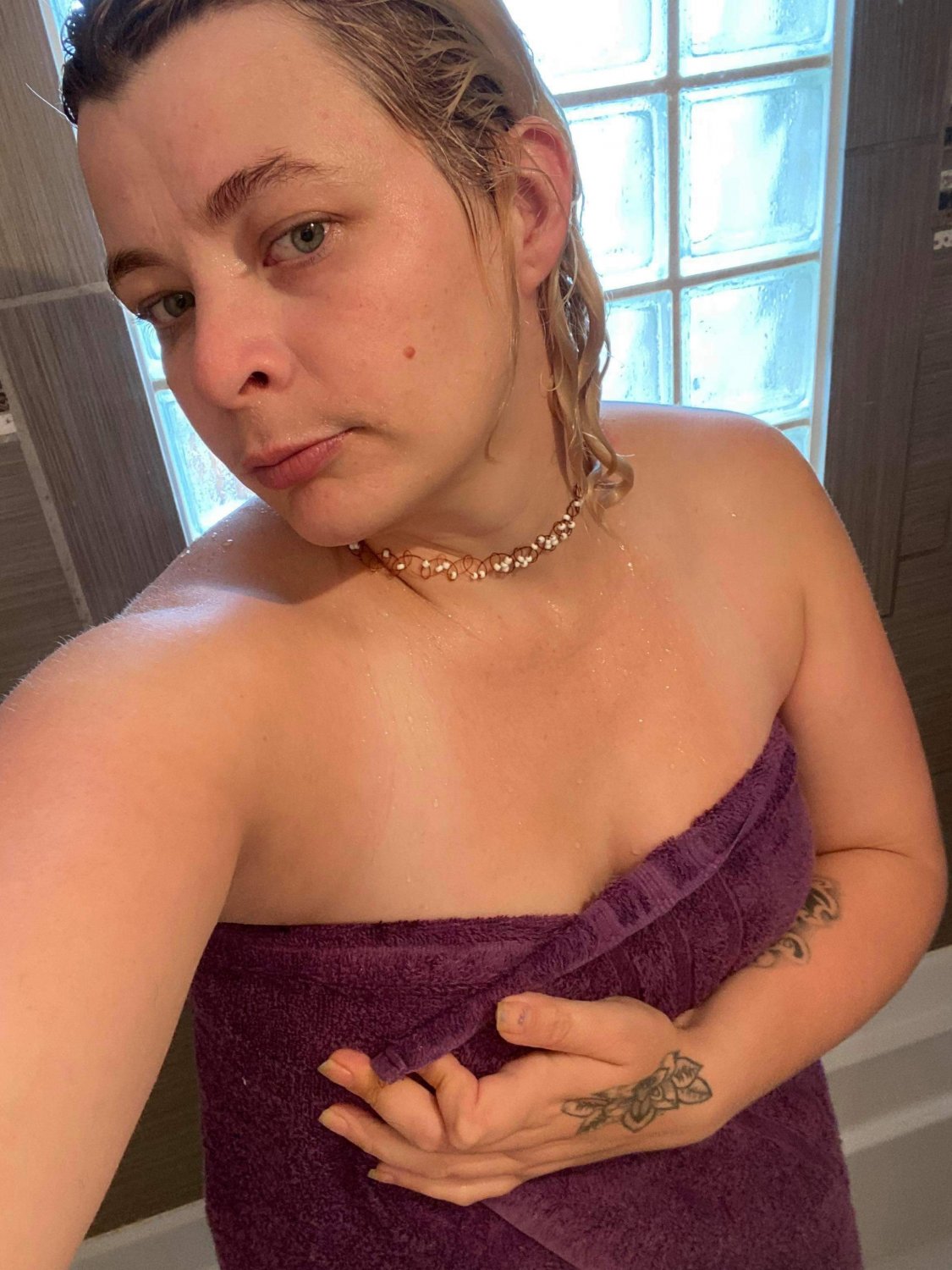 Mature Babe Invites You for Pleasure 49