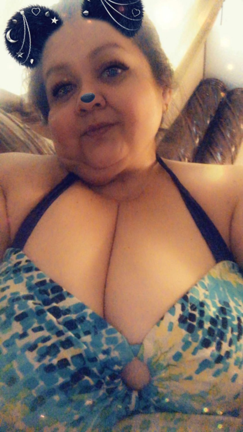 Bia Tirado Proudly Shows Her Big Tits 7