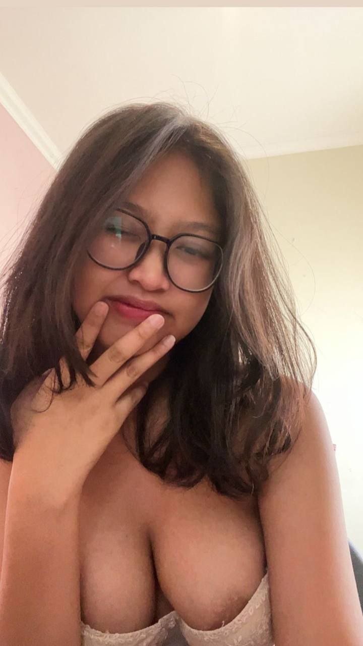 Adolescente pinay specs 3