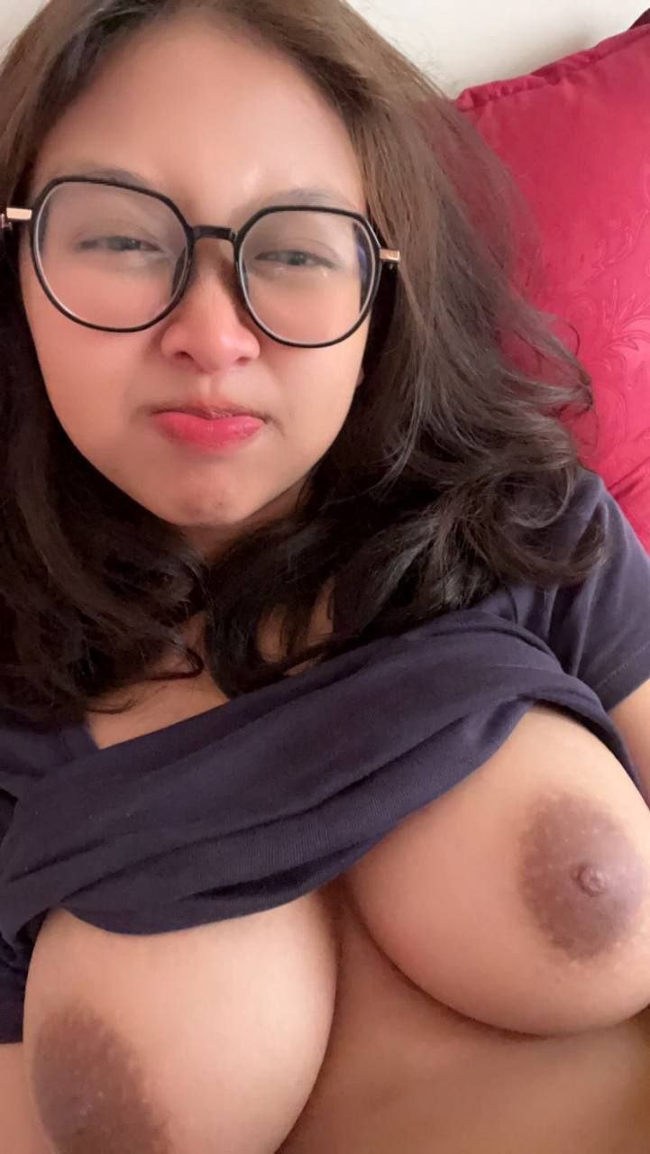 Adolescente pinay specs 5