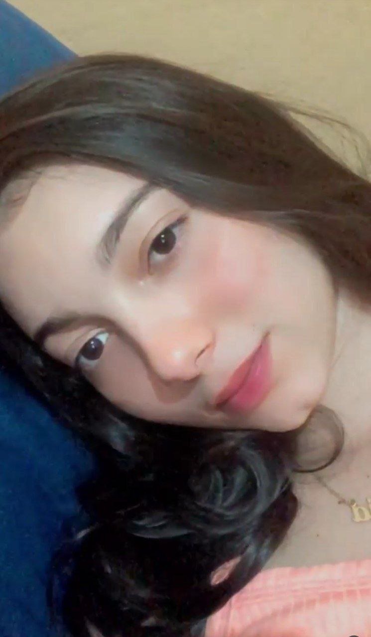 Juicy Julia Teases with Her Tight Body 3