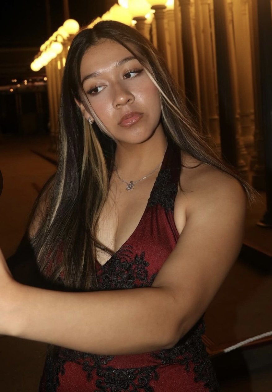 21yo Latina Stunner Shows Off Her Legs You Can’t Resist 7