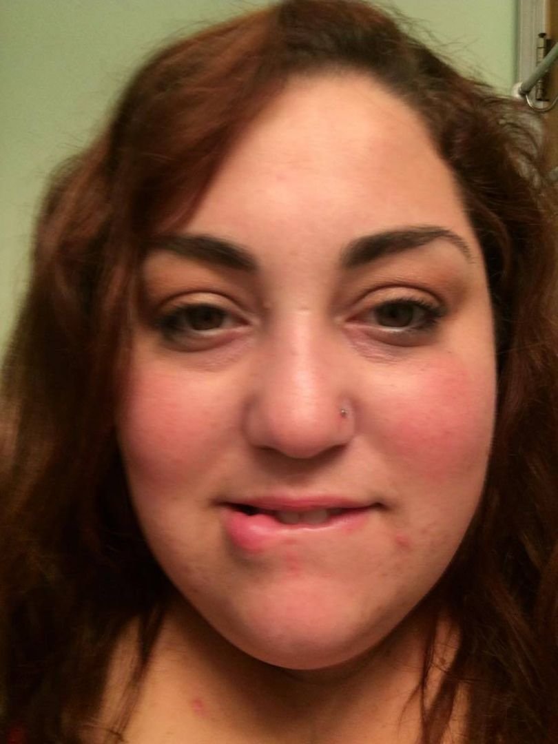 La somptueuse nana Kali se fait faire des soins du visage 1 3