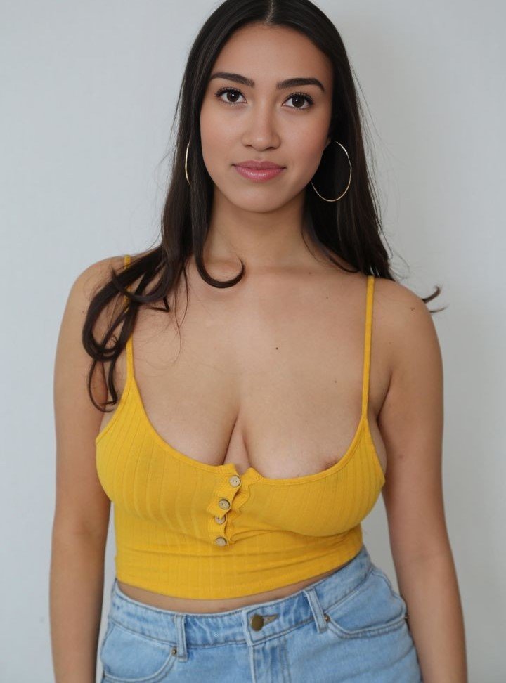 Noa Argamani - Petite two 2