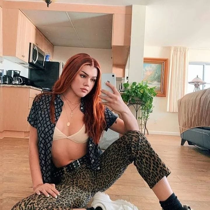TRANS MARGHERITA NON NUDA 37