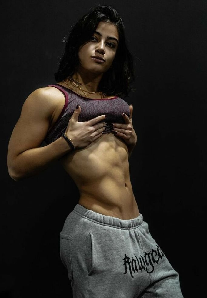 Sara Saffari Çok Seksi Sikilebilir Kum Saati Flörtöz Buttlock Mistresse için Bir Kenar Oturumuna Nasıl Direnemezsiniz? 4