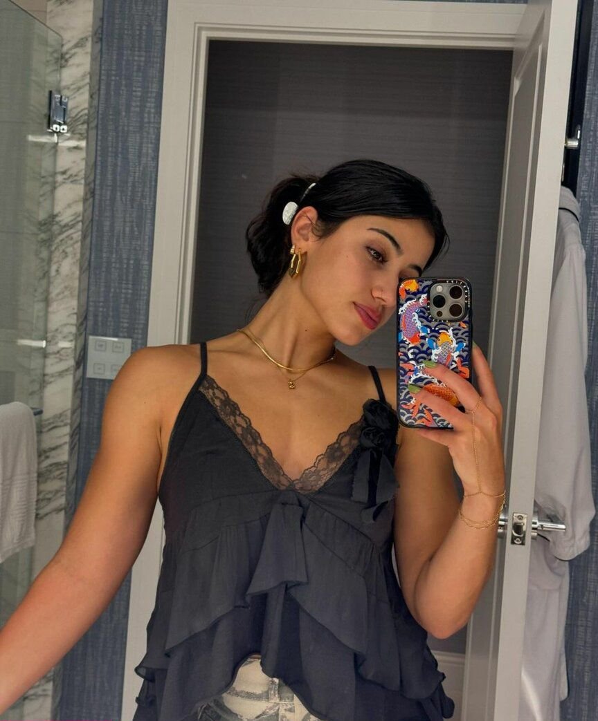 Sara Saffari Çok Seksi Sikilebilir Kum Saati Flörtöz Buttlock Mistresse için Bir Kenar Oturumuna Nasıl Direnemezsiniz? 12