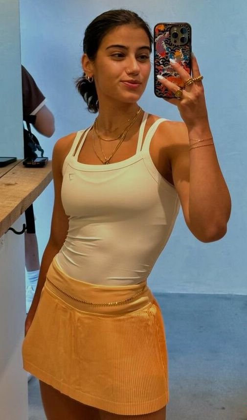 Sara Saffari Çok Seksi Sikilebilir Kum Saati Flörtöz Buttlock Mistresse için Bir Kenar Oturumuna Nasıl Direnemezsiniz? 17