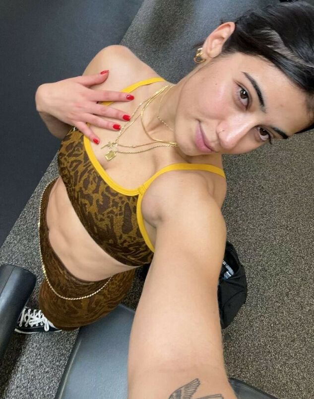 Sara Saffari Çok Seksi Sikilebilir Kum Saati Flörtöz Buttlock Mistresse için Bir Kenar Oturumuna Nasıl Direnemezsiniz? 29