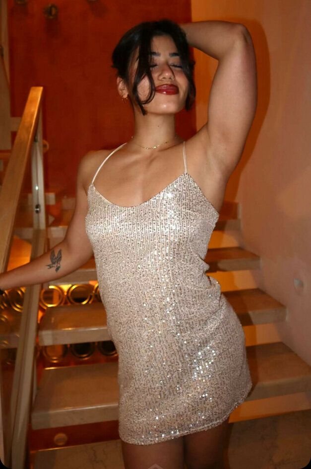 Sara Saffari Çok Seksi Sikilebilir Kum Saati Flörtöz Buttlock Mistresse için Bir Kenar Oturumuna Nasıl Direnemezsiniz? 30