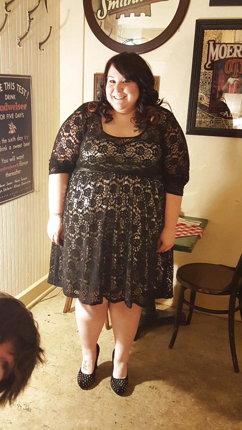 BBW Selfie Queen Puts Her Curves On Display 2