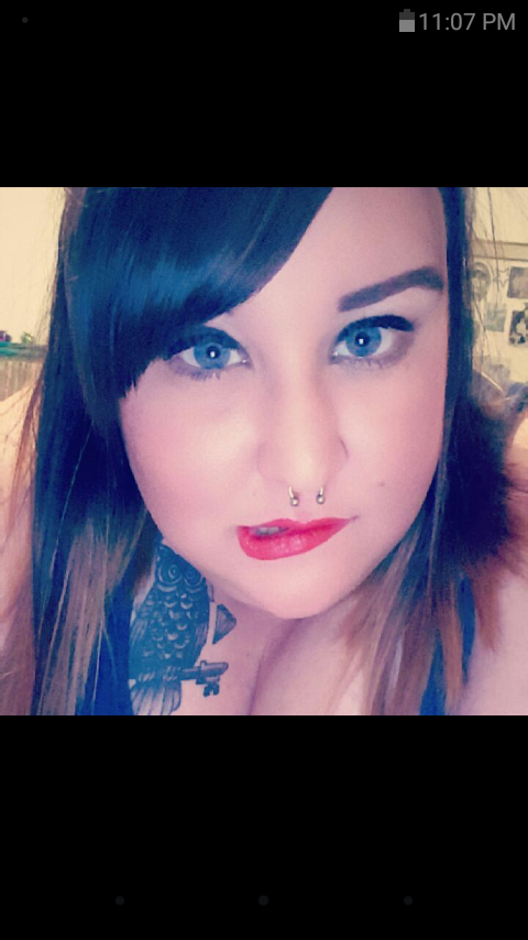 BBW Selfie Queen Puts Her Curves On Display 4