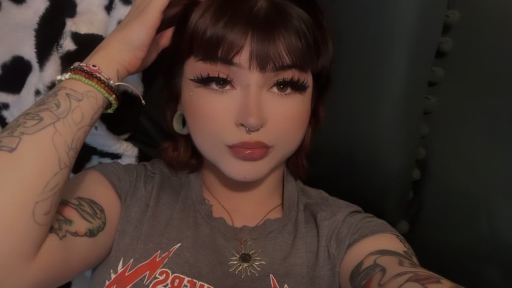 Goth Beauty With Tattoos And A Dangerous Look 8