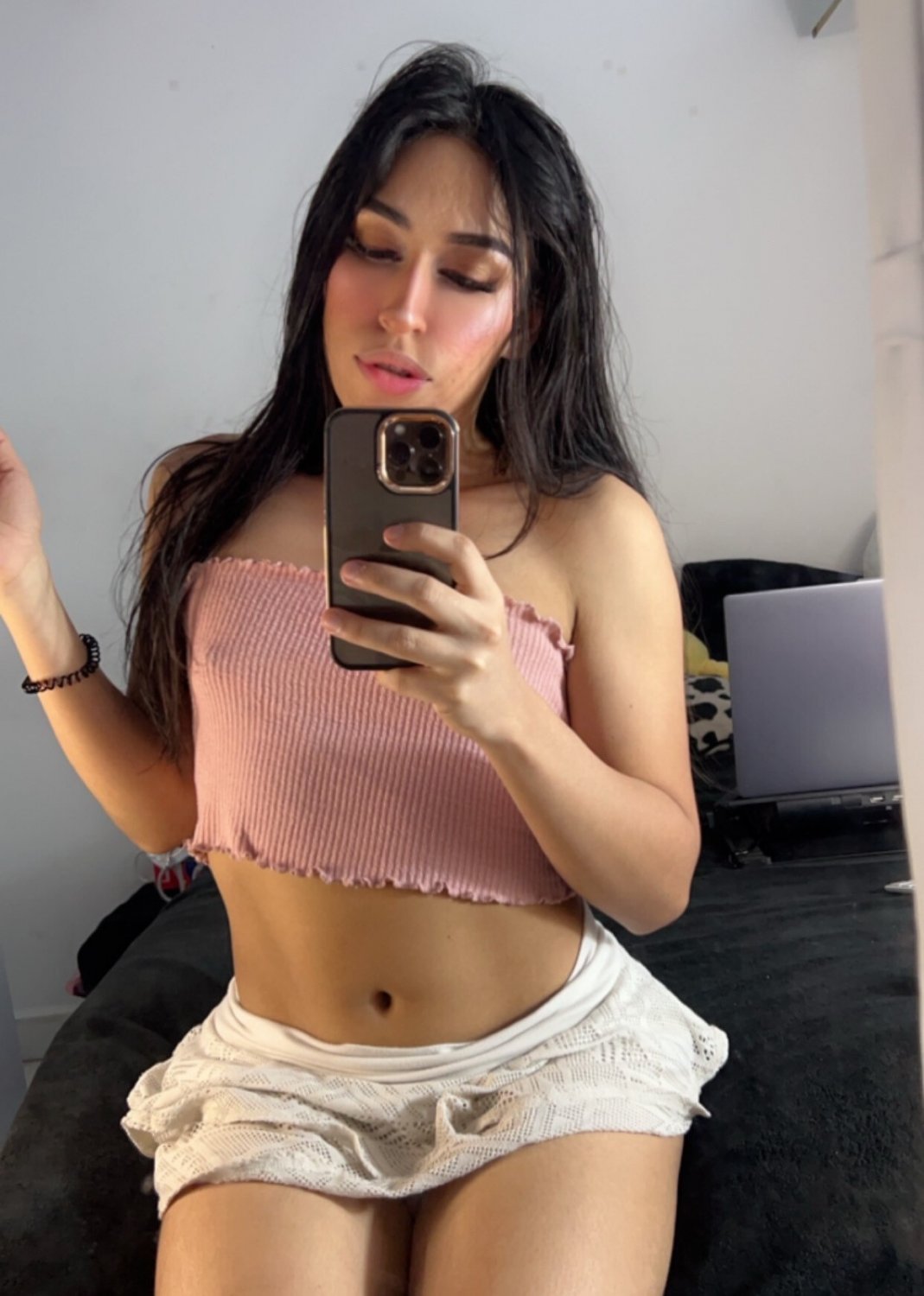 TS Raspberry Shows Off Her Dirty Side In Leaked OnlyFans Tape 2