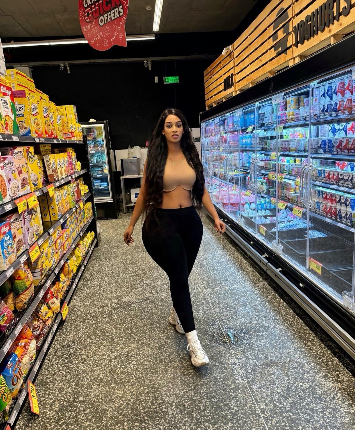Thick Curvy Queen Yolo Teases Her Fans Online 10