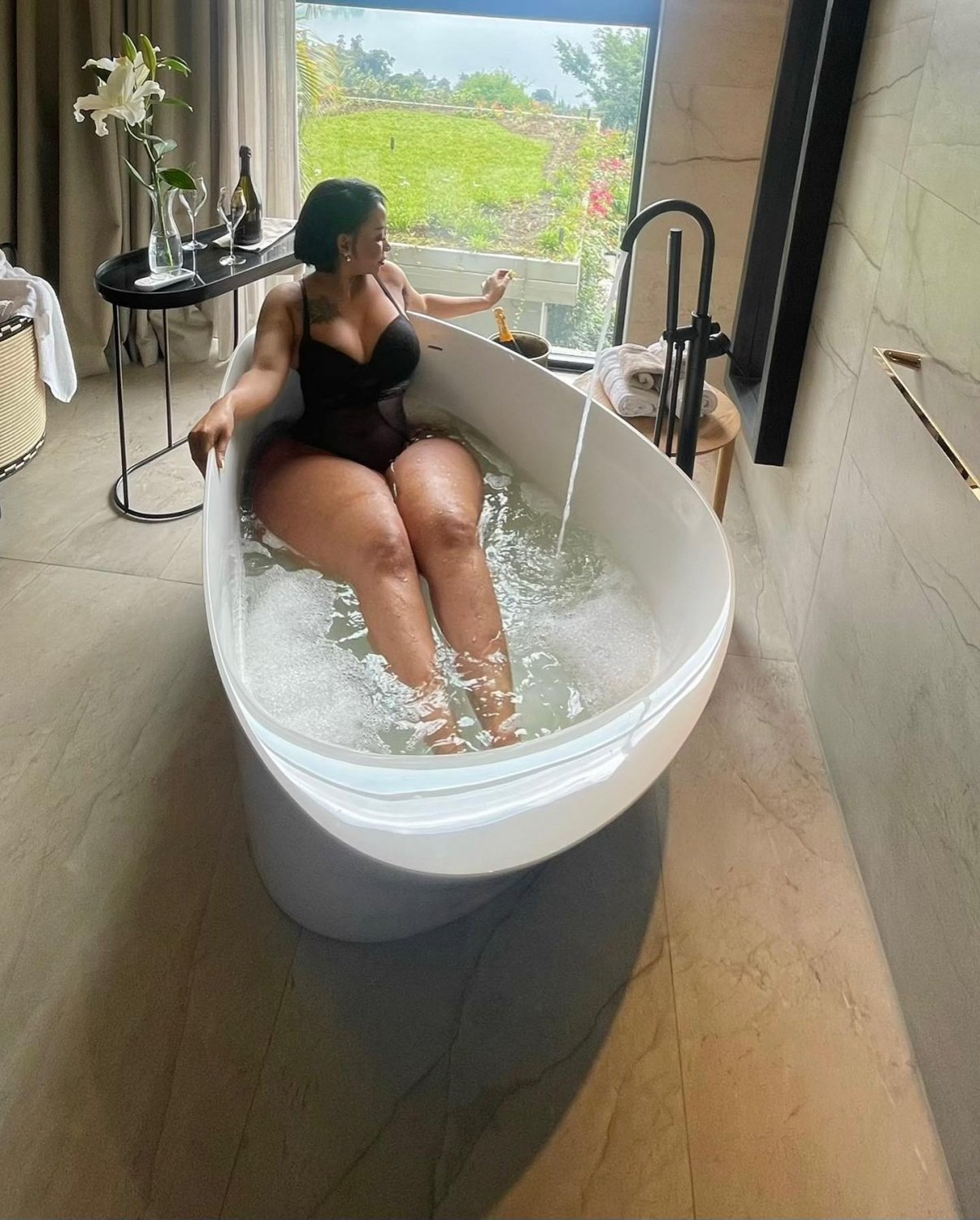 Thick Curvy Queen Yolo Teases Her Fans Online 22
