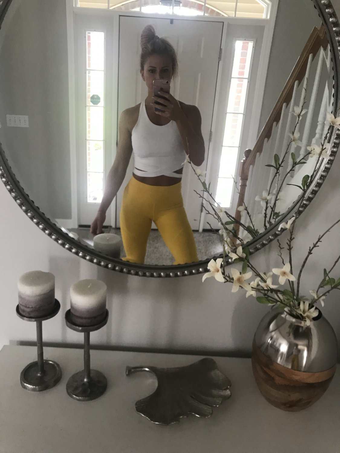 Boazuda MILF Snaps A Sultry Blonde Selfie 19