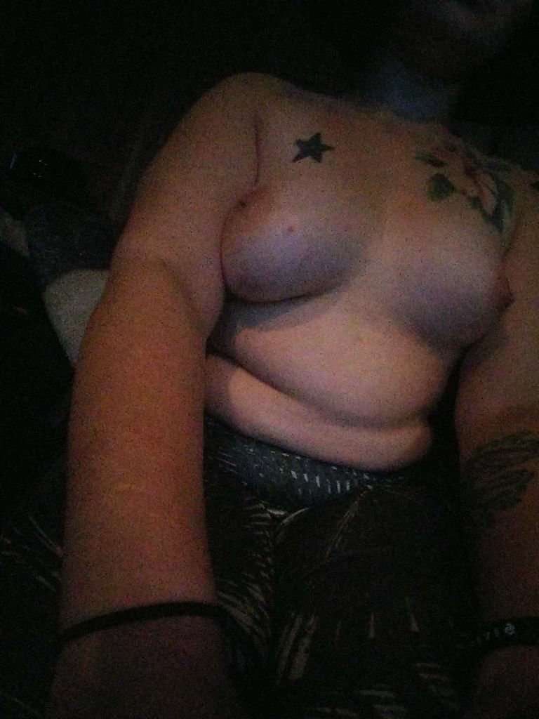 Amateur MILF Gets Wild Without Regrets 6