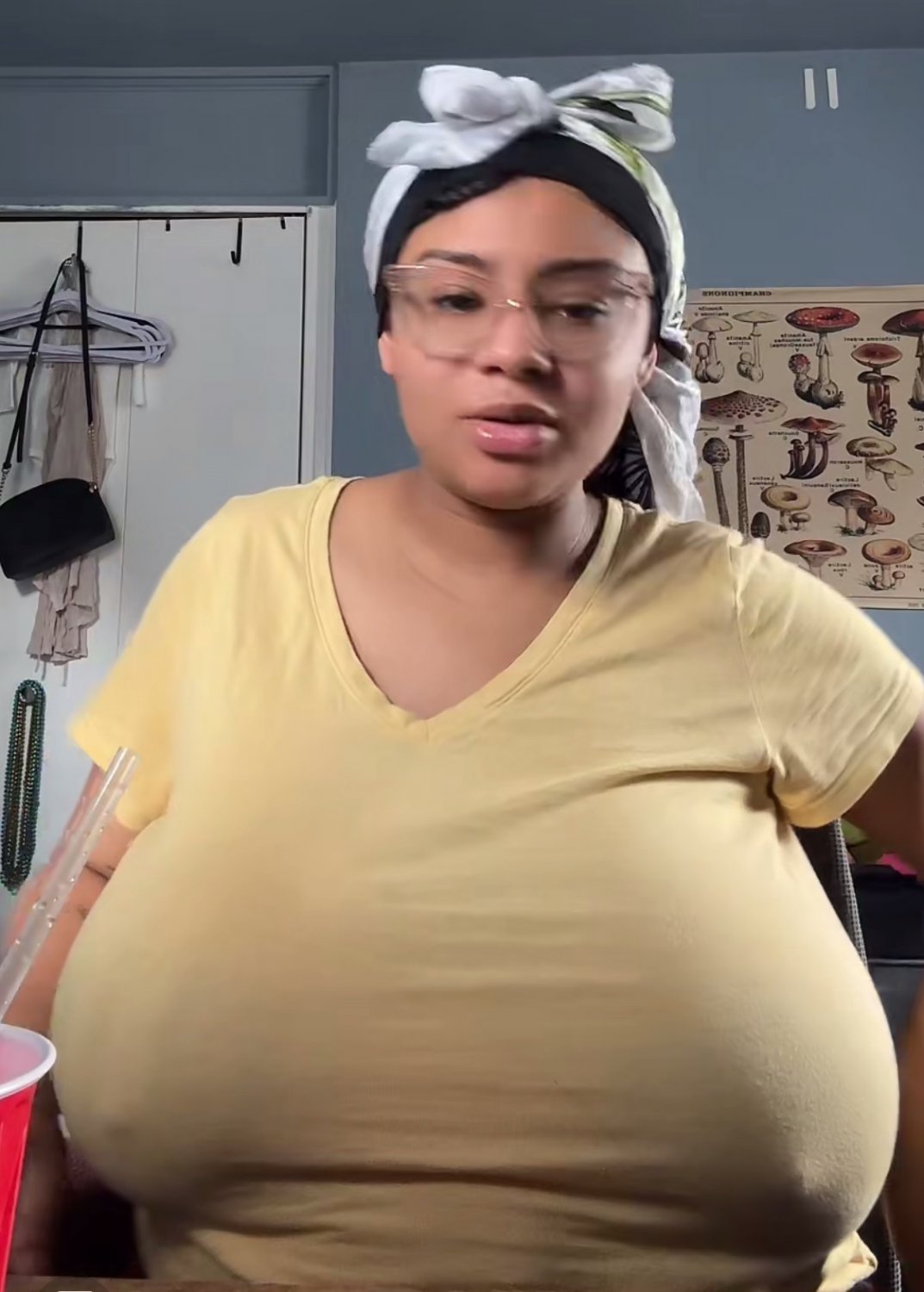 Thick Ebony Nerd Babe In Glasses Gets Wild 46