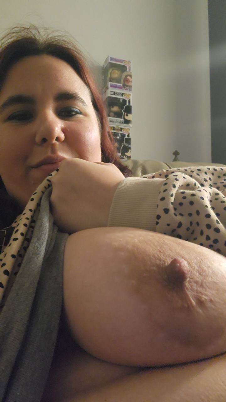 Anna est désespérée que tu lui dises qu'elle est une salope. 4