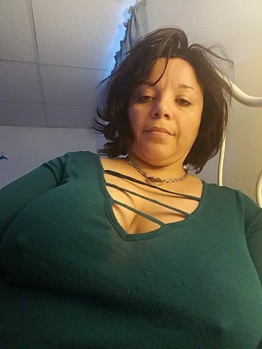 Göğüslerini seviyorum. 17