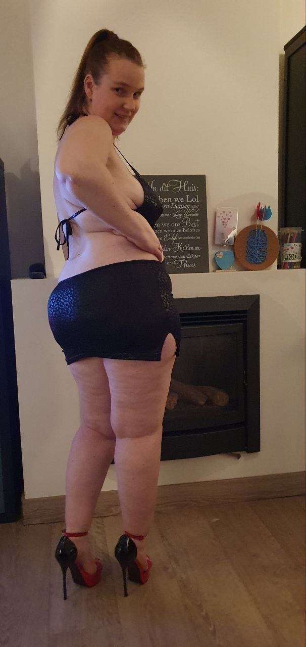 Joyce è una prostituta sottomessa di 37 anni dal Belgio 14