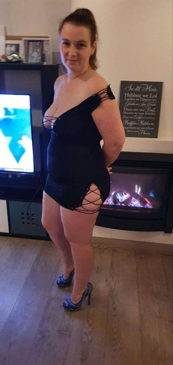 Joyce è una prostituta sottomessa di 37 anni dal Belgio 16