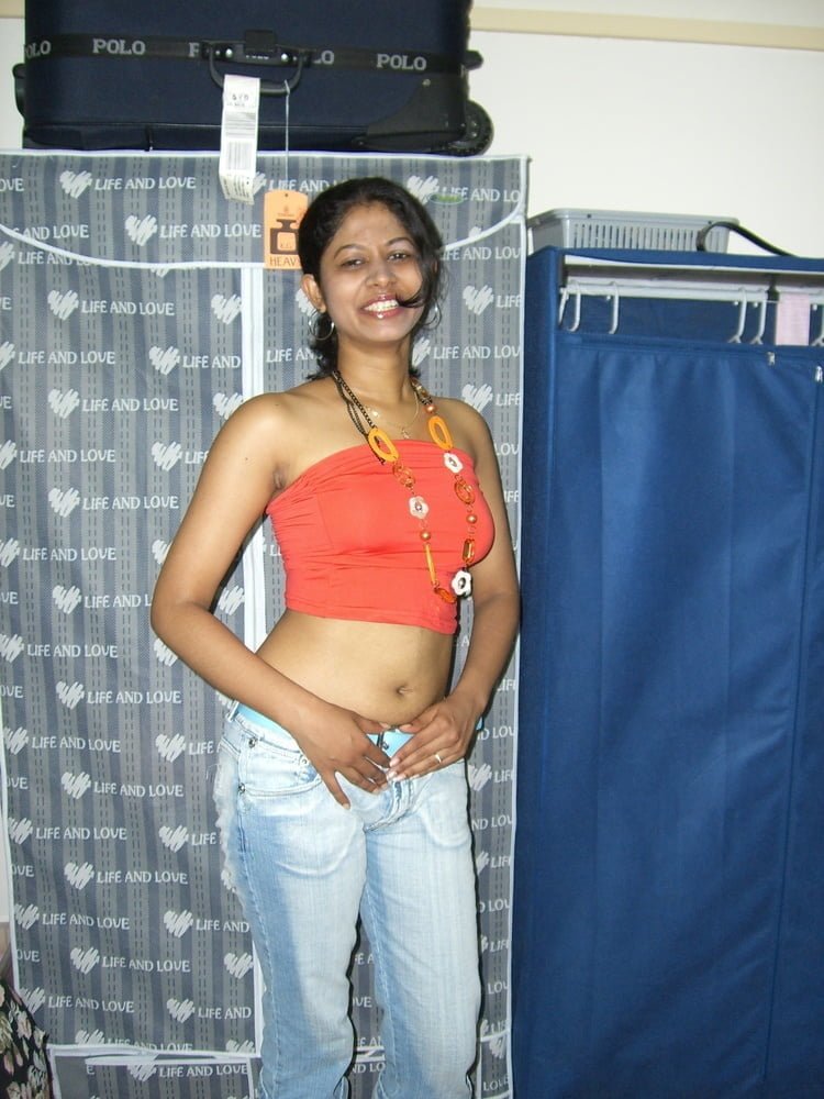 Sri Lankan Beauty Gets Frisky On Cam 2