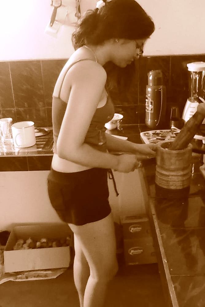 Sri Lankan Beauty Gets Frisky On Cam 4