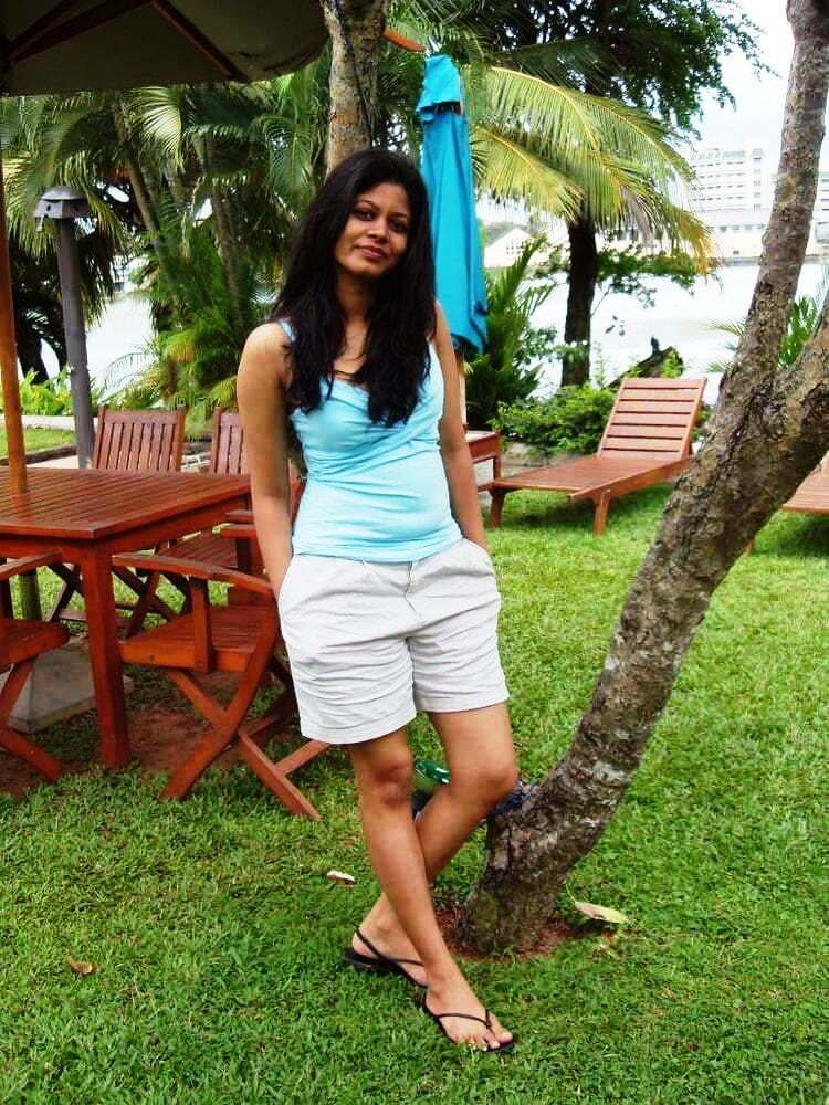 Sri Lankan Beauty Gets Frisky On Cam 18