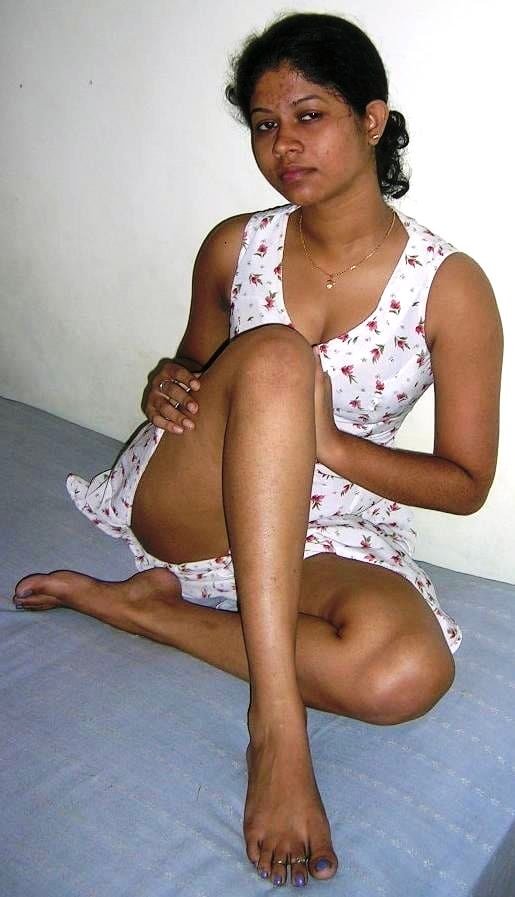 Sri Lankan Beauty Gets Frisky On Cam 34