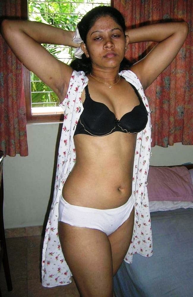 Sri Lankan Beauty Gets Frisky On Cam 52