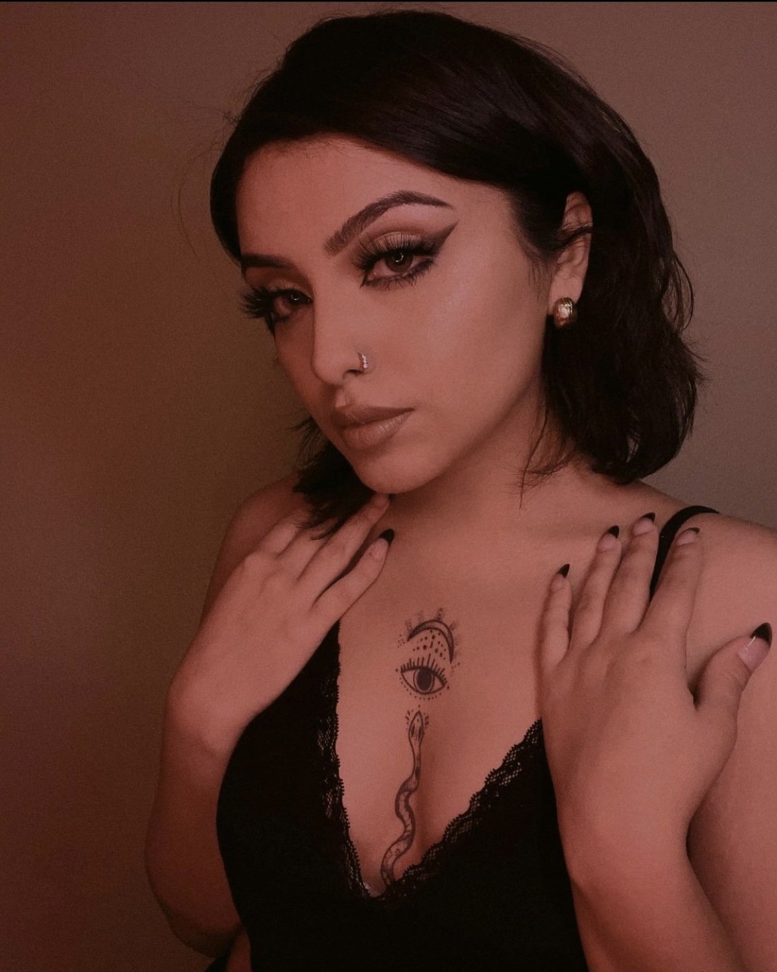 Latina Brunette With A Fat Ass That Begs For Attention 8