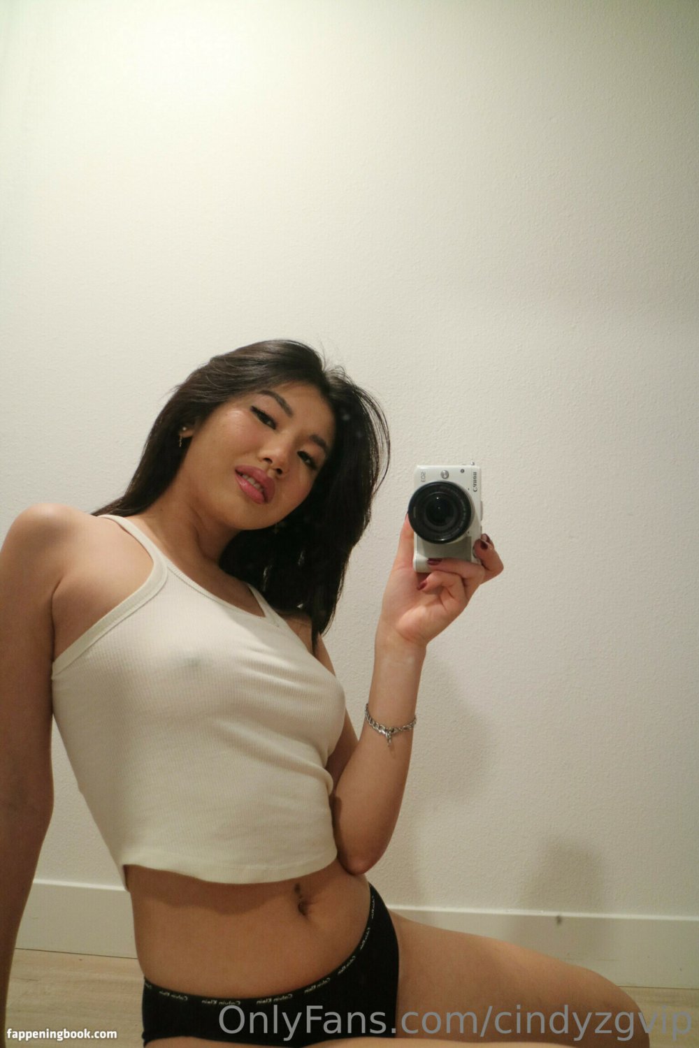 Lush Chinese Beauty in Lace Lingerie 5