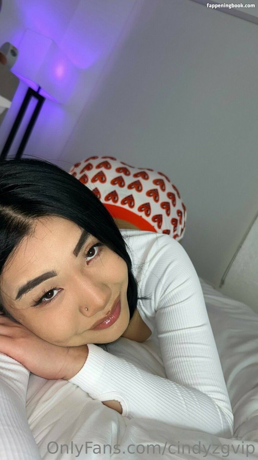 Lush Chinese Beauty in Lace Lingerie 6