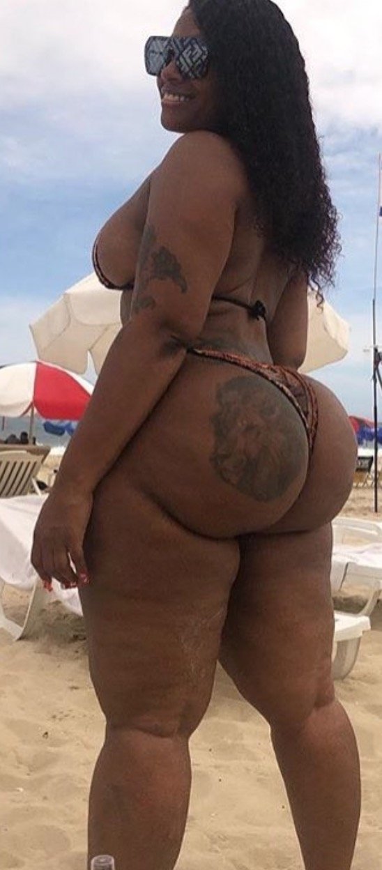 Bikini Booty Queen Brings That Cherokee Heat 1