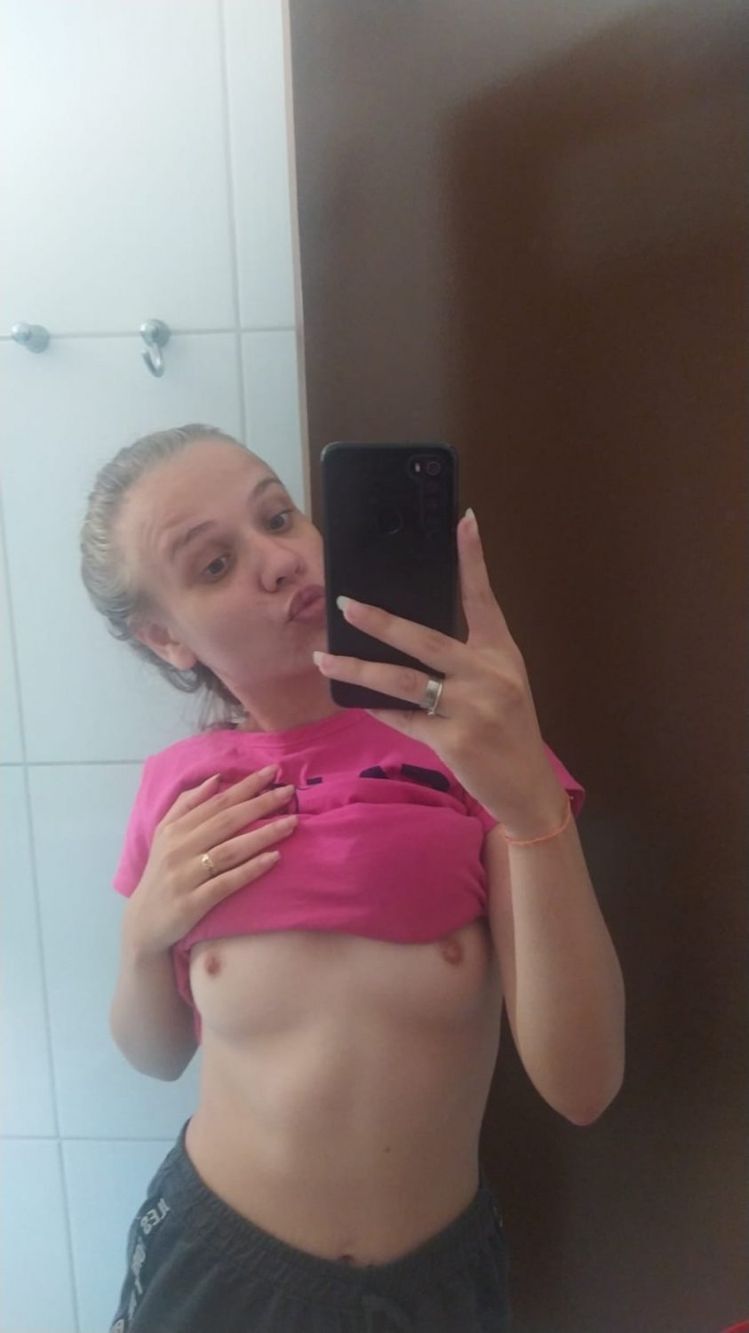 Ana, 26 años prostituta de esperma revelada y sobrellenada como una puta hambrienta necesitada de semen 6
