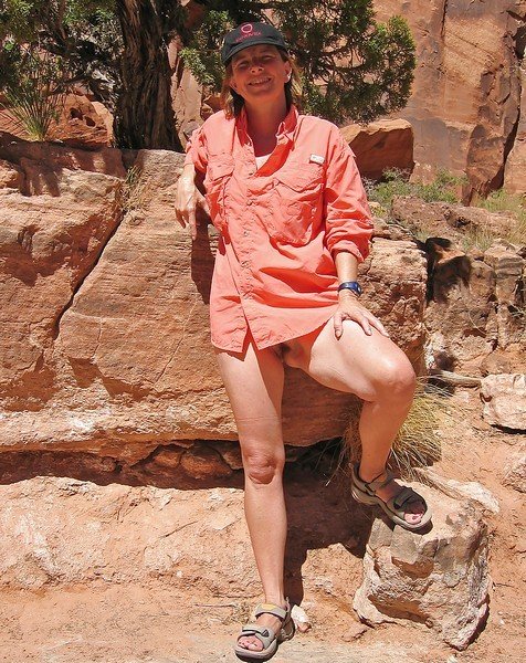 Abby scopre tutti la sua vagina 21