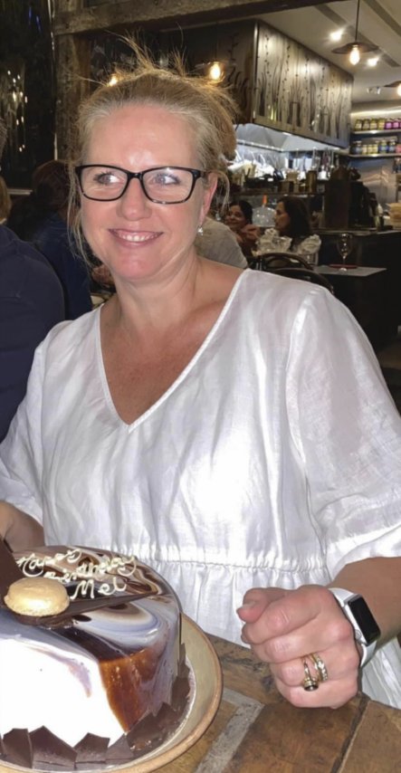 Melissa A. ist 46 Jahre alt und kommt aus Sydney, Australien. 8