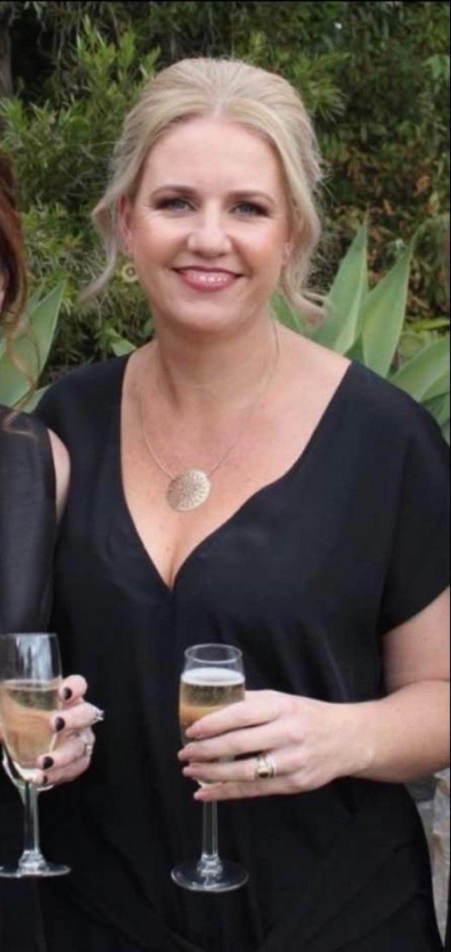 Melissa A. ist 46 Jahre alt und kommt aus Sydney, Australien. 15