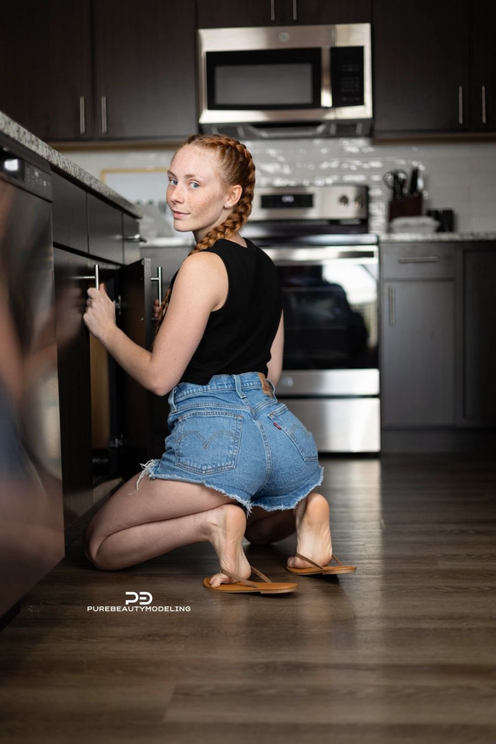 casalinga in cucina 3