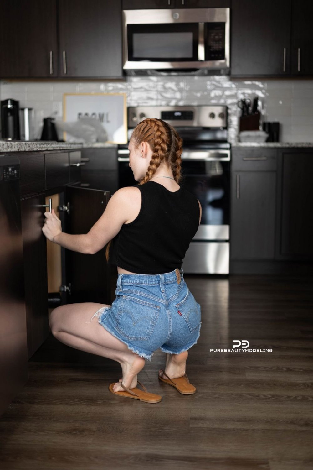 casalinga in cucina 4