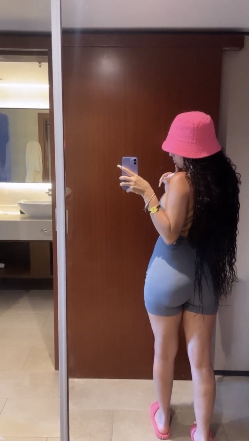 Latina Yeslin’s Brunette Selfie Sparks Hard Fuck 4