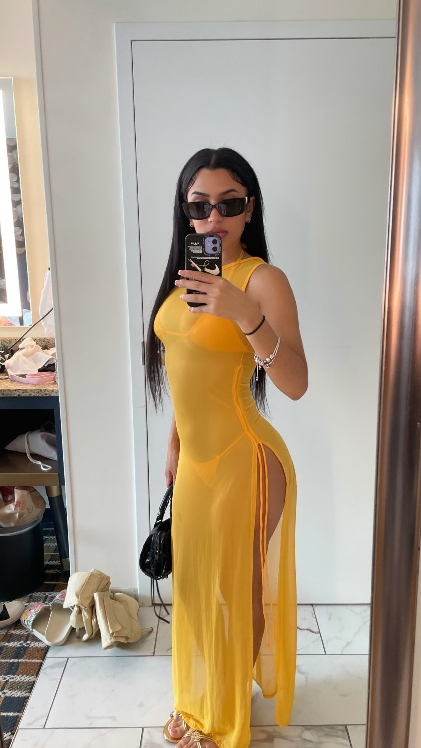 Latina Yeslin’s Brunette Selfie Sparks Hard Fuck 10